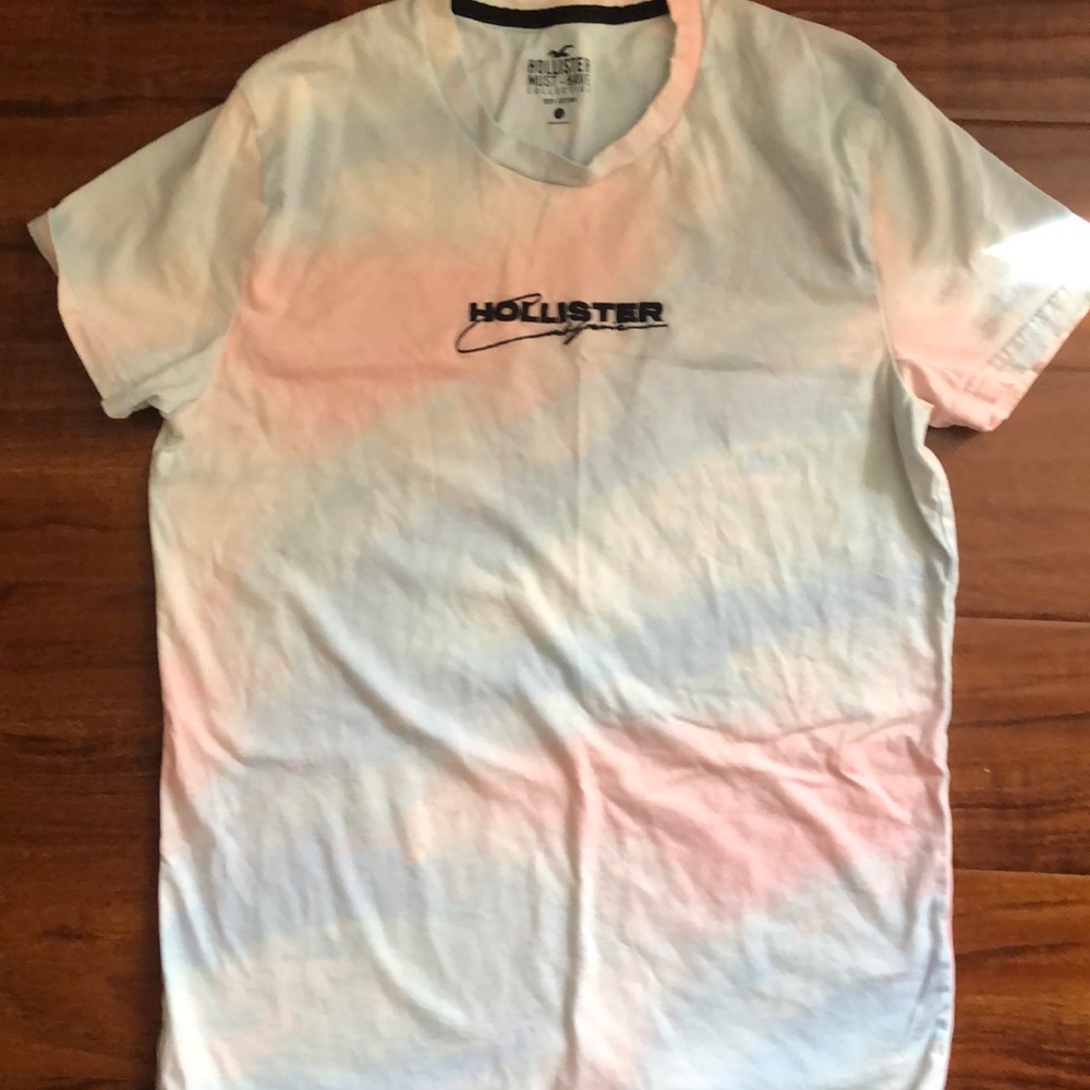 Hollister tshirt